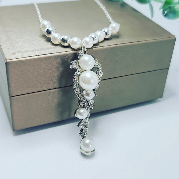 Rhinestone chain necklace - Picture 3 of 4